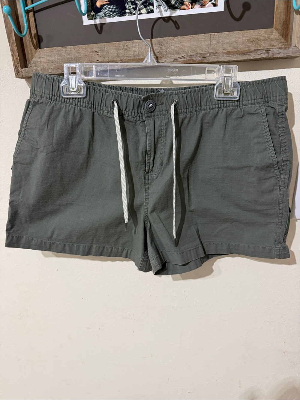Vuori Army Green Ripstop Shorts Organic Cotton Hiking Outdoor Casual XL